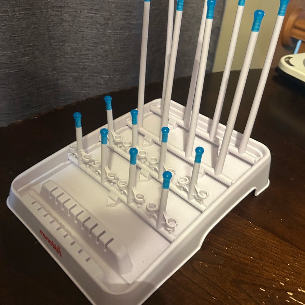 Munchkin White and Blue Bottle Drying Rack